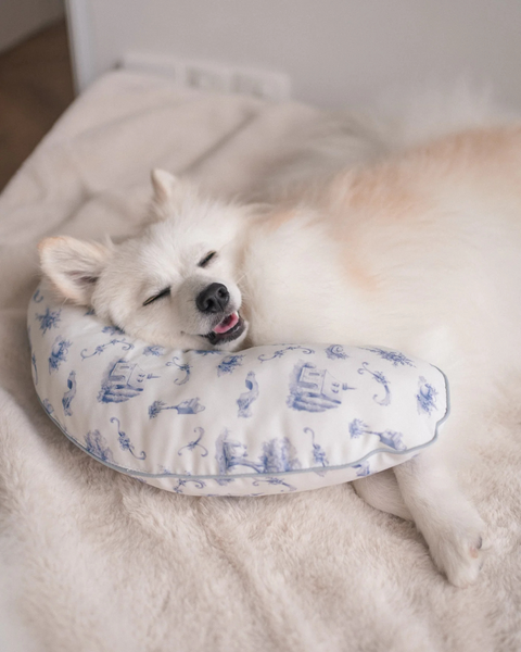 MOON HUG CUSHION (COOLING)