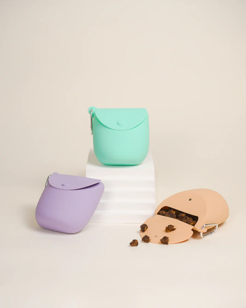 Clamshell Treat Pouch