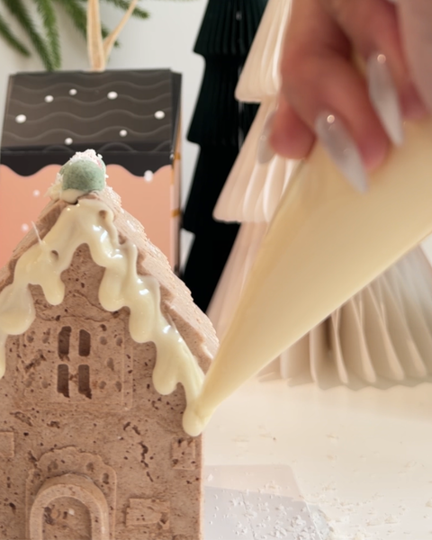 DIY GINGERBARK HOUSE