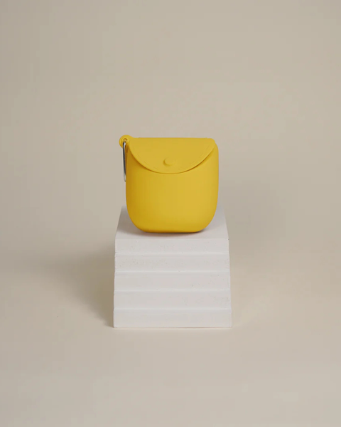 Clamshell Treat Pouch