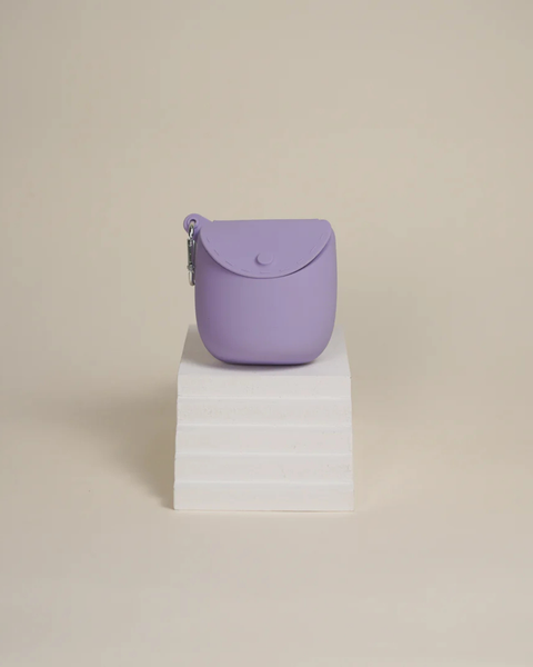 Clamshell Treat Pouch